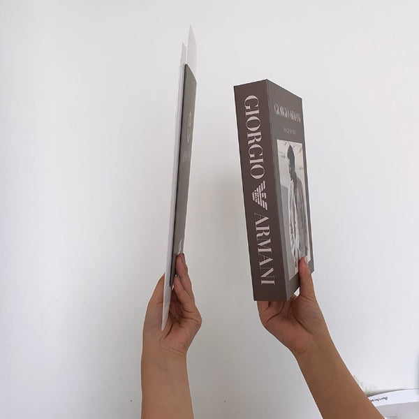 Giftset - Bookstand + Prada CATWALK book